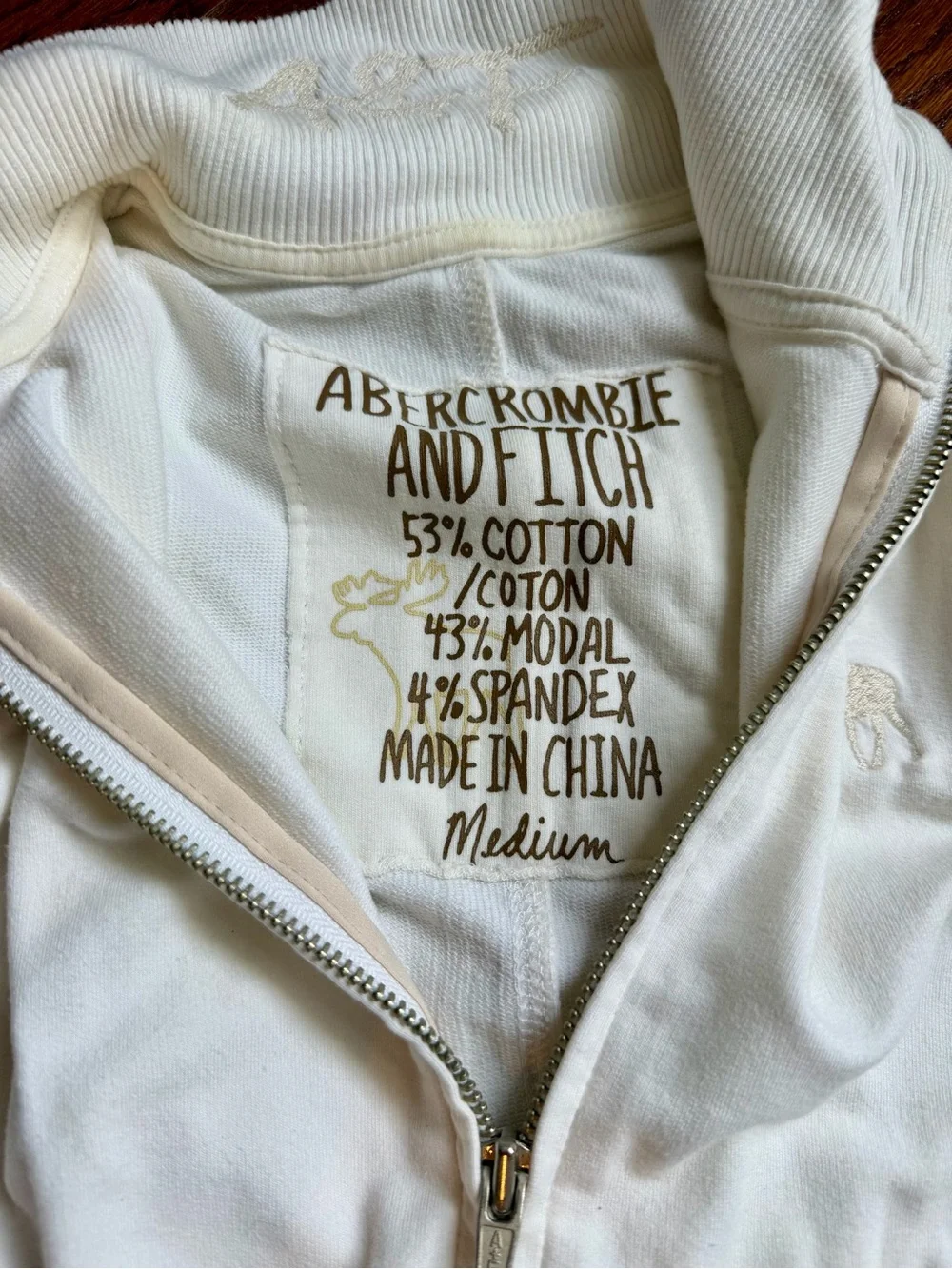 Women’s White Abercrombie & Fitch Full Zip Hoodie w/ Pockets. Size Medium.